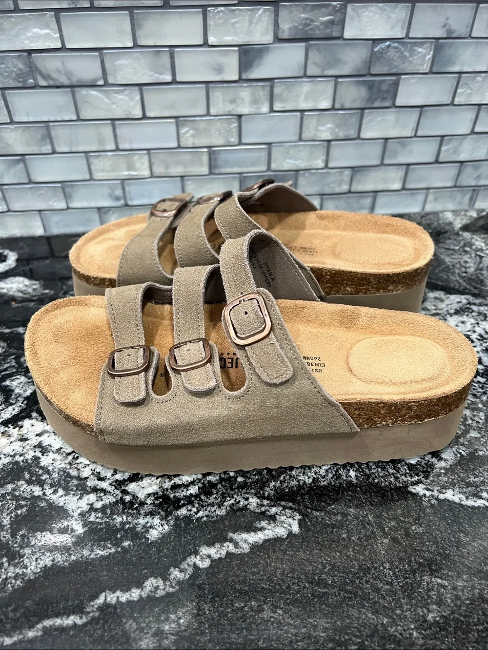 Project Cloud comfortable taupe